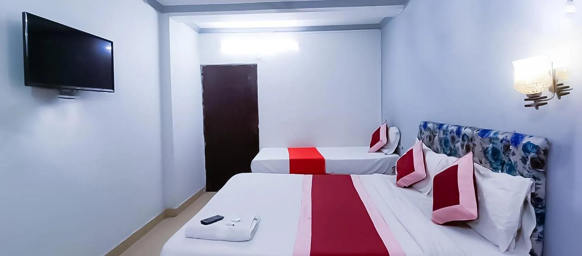 Hotel Commodo - Near Us Embassy New Delhi Holiday home