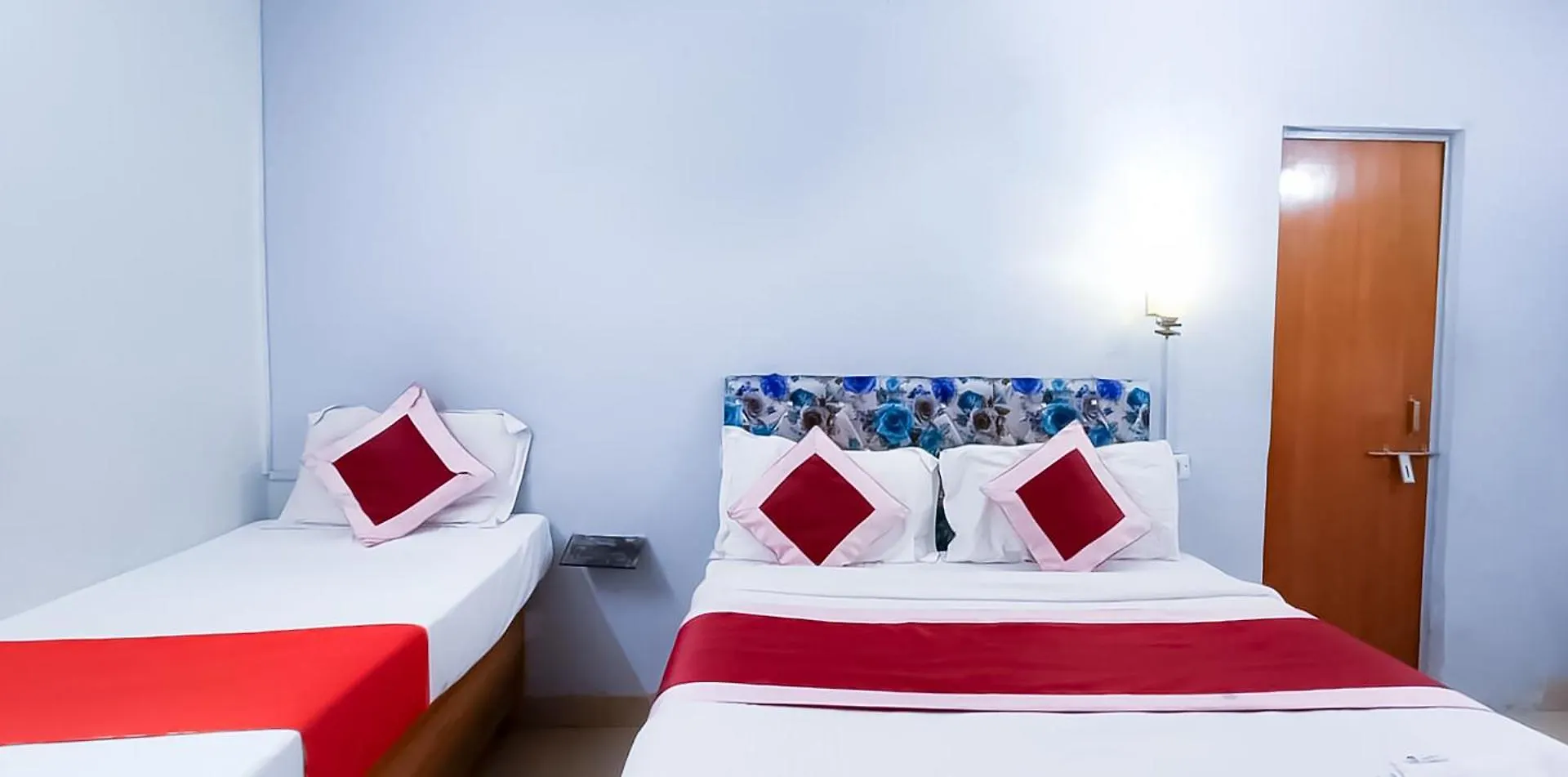 Hotel Commodo - Near Us Embassy New Delhi 0*,